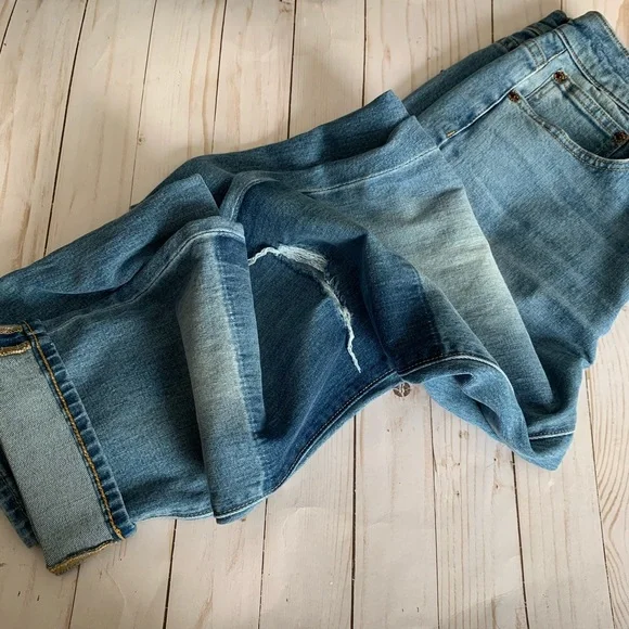 🆕J. Crew slim broken in boyfriend jeans - Picture 8 of 9